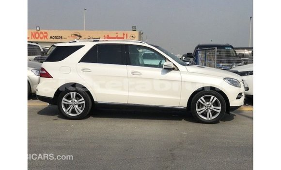 Buy Import Mercedes-Benz 190 White Car in Import - Dubai in Belait Buy Import Mercedes-Benz 190 White Car in Import - Dubai in Belait