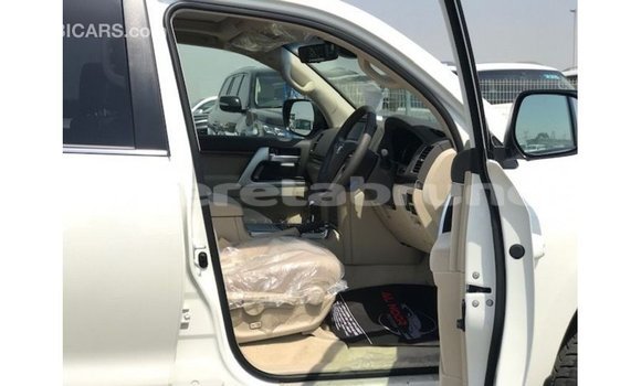Buy Import Toyota Land Cruiser White Car in Import - Dubai in Belait Buy Import Toyota Land Cruiser White Car in Import - Dubai in Belait