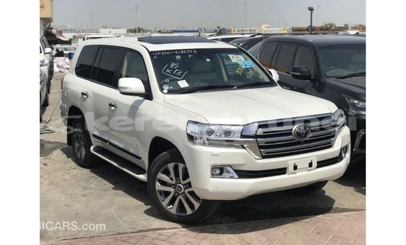 Buy Import Toyota Land Cruiser White Car in Import - Dubai in Belait Buy Import Toyota Land Cruiser White Car in Import - Dubai in Belait