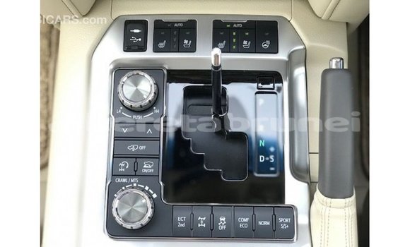 Buy Import Toyota Land Cruiser White Car in Import - Dubai in Belait Buy Import Toyota Land Cruiser White Car in Import - Dubai in Belait