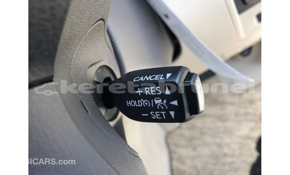 Buy Import Toyota Land Cruiser White Car in Import - Dubai in Belait Buy Import Toyota Land Cruiser White Car in Import - Dubai in Belait