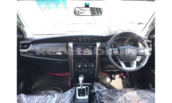 Buy Import Toyota Fortuner White Car in Import - Dubai in Belait Buy Import Toyota Fortuner White Car in Import - Dubai in Belait
