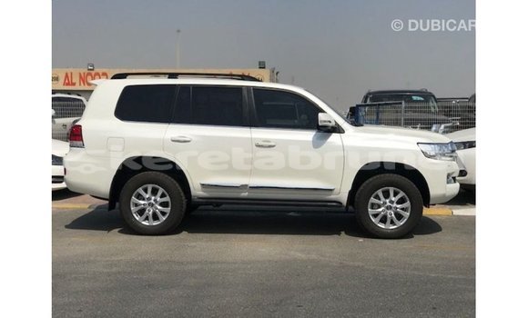 Buy Import Toyota Land Cruiser White Car in Import - Dubai in Belait Buy Import Toyota Land Cruiser White Car in Import - Dubai in Belait