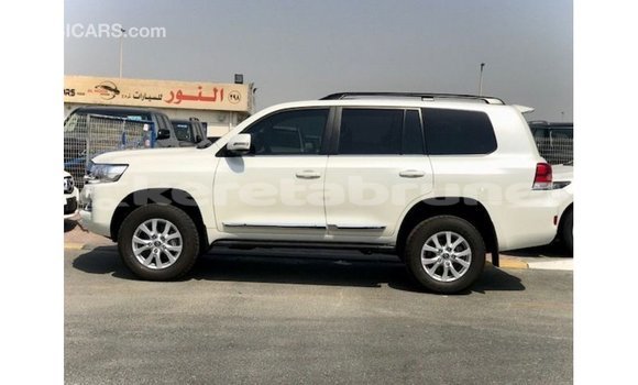 Buy Import Toyota Land Cruiser White Car in Import - Dubai in Belait Buy Import Toyota Land Cruiser White Car in Import - Dubai in Belait