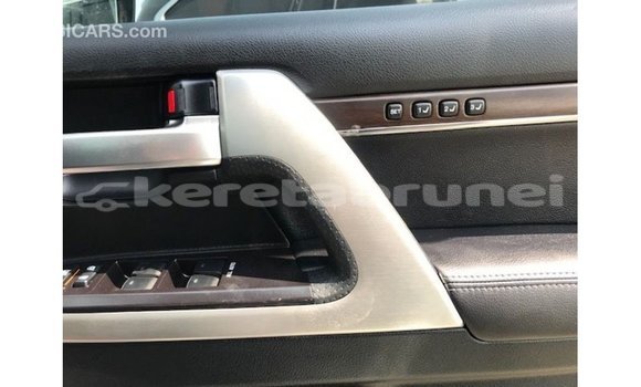 Buy Import Toyota Land Cruiser White Car in Import - Dubai in Belait Buy Import Toyota Land Cruiser White Car in Import - Dubai in Belait