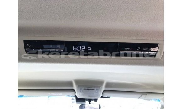 Buy Import Toyota Granvia White Car in Import - Dubai in Belait Buy Import Toyota Granvia White Car in Import - Dubai in Belait