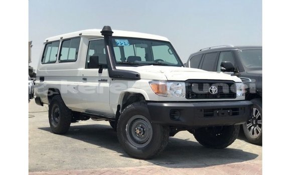 Buy Import Toyota Land Cruiser White Car in Import - Dubai in Belait