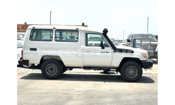 Buy Import Toyota Land Cruiser White Car in Import - Dubai in Belait Buy Import Toyota Land Cruiser White Car in Import - Dubai in Belait