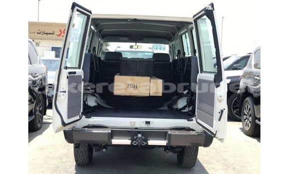 Buy Import Toyota Land Cruiser White Car in Import - Dubai in Belait Buy Import Toyota Land Cruiser White Car in Import - Dubai in Belait