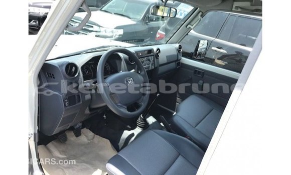 Buy Import Toyota Land Cruiser White Car in Import - Dubai in Belait Buy Import Toyota Land Cruiser White Car in Import - Dubai in Belait