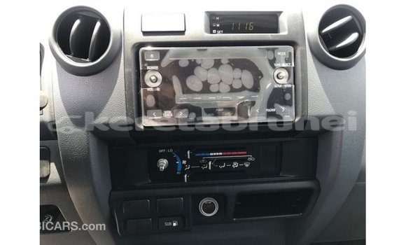 Buy Import Toyota Land Cruiser White Car in Import - Dubai in Belait Buy Import Toyota Land Cruiser White Car in Import - Dubai in Belait