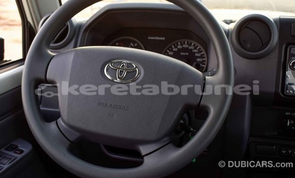 Buy Import Toyota Land Cruiser White Car in Import - Dubai in Belait Buy Import Toyota Land Cruiser White Car in Import - Dubai in Belait
