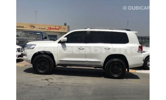 Buy Import Toyota Land Cruiser White Car in Import - Dubai in Belait Buy Import Toyota Land Cruiser White Car in Import - Dubai in Belait