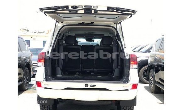 Buy Import Toyota Land Cruiser White Car in Import - Dubai in Belait Buy Import Toyota Land Cruiser White Car in Import - Dubai in Belait