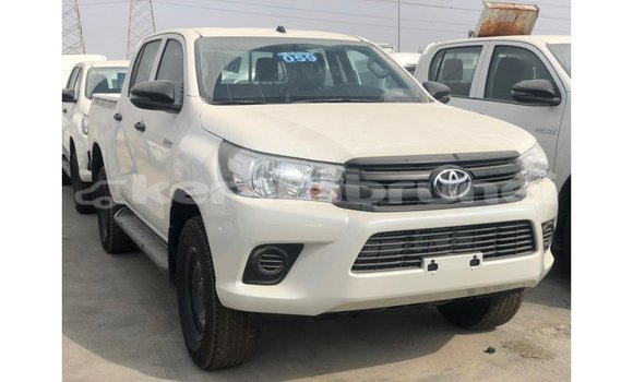 Buy Import Toyota Hilux White Car in Import - Dubai in Belait Buy Import Toyota Hilux White Car in Import - Dubai in Belait