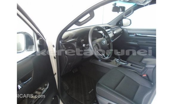 Buy Import Toyota Hilux White Car in Import - Dubai in Belait Buy Import Toyota Hilux White Car in Import - Dubai in Belait