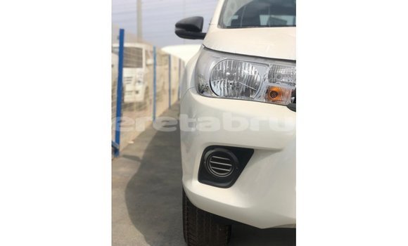 Buy Import Toyota Hilux White Car in Import - Dubai in Belait Buy Import Toyota Hilux White Car in Import - Dubai in Belait
