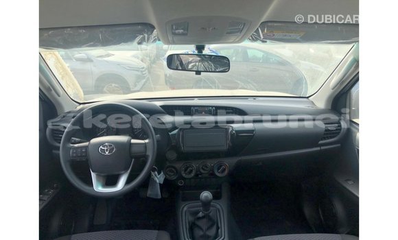 Buy Import Toyota Hilux White Car in Import - Dubai in Belait Buy Import Toyota Hilux White Car in Import - Dubai in Belait