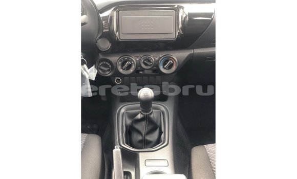 Buy Import Toyota Hilux White Car in Import - Dubai in Belait Buy Import Toyota Hilux White Car in Import - Dubai in Belait