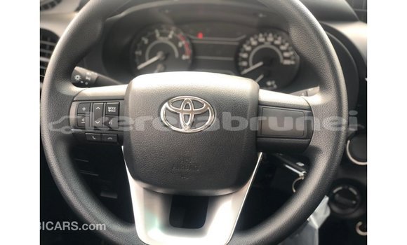 Buy Import Toyota Hilux White Car in Import - Dubai in Belait Buy Import Toyota Hilux White Car in Import - Dubai in Belait