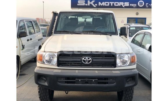 Buy Import Toyota Land Cruiser White Car in Import - Dubai in Belait Buy Import Toyota Land Cruiser White Car in Import - Dubai in Belait