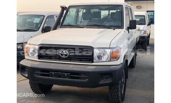 Buy Import Toyota Land Cruiser White Car in Import - Dubai in Belait Buy Import Toyota Land Cruiser White Car in Import - Dubai in Belait