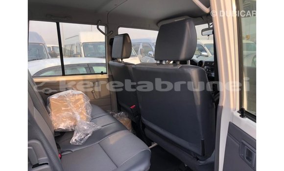 Buy Import Toyota Land Cruiser White Car in Import - Dubai in Belait Buy Import Toyota Land Cruiser White Car in Import - Dubai in Belait