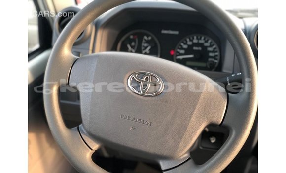 Buy Import Toyota Land Cruiser White Car in Import - Dubai in Belait Buy Import Toyota Land Cruiser White Car in Import - Dubai in Belait