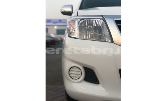 Buy Import Toyota Hilux White Car in Import - Dubai in Belait Buy Import Toyota Hilux White Car in Import - Dubai in Belait