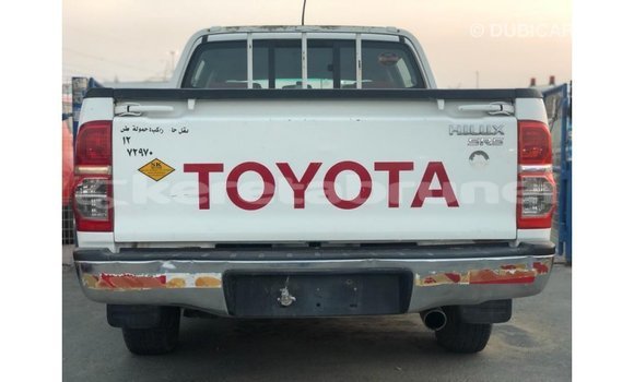 Buy Import Toyota Hilux White Car in Import - Dubai in Belait Buy Import Toyota Hilux White Car in Import - Dubai in Belait