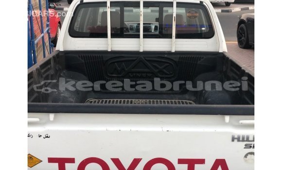 Buy Import Toyota Hilux White Car in Import - Dubai in Belait Buy Import Toyota Hilux White Car in Import - Dubai in Belait