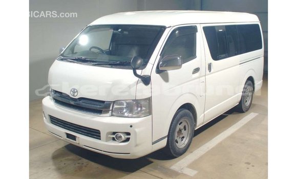 Buy Import Toyota Hiace White Car in Import - Dubai in Belait Buy Import Toyota Hiace White Car in Import - Dubai in Belait
