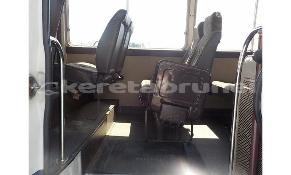 Buy Import Toyota Coaster White Car in Import - Dubai in Belait Buy Import Toyota Coaster White Car in Import - Dubai in Belait