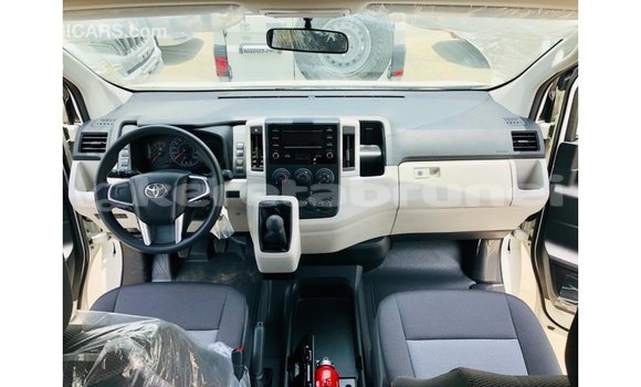 Buy Import Toyota Hiace White Car in Import - Dubai in Belait Buy Import Toyota Hiace White Car in Import - Dubai in Belait
