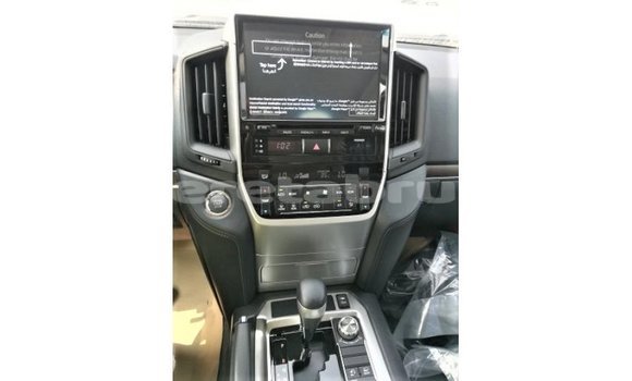 Buy Import Toyota Land Cruiser White Car in Import - Dubai in Belait Buy Import Toyota Land Cruiser White Car in Import - Dubai in Belait