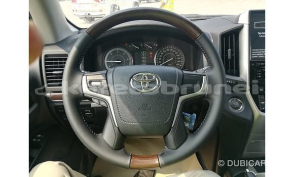 Buy Import Toyota Land Cruiser White Car in Import - Dubai in Belait Buy Import Toyota Land Cruiser White Car in Import - Dubai in Belait