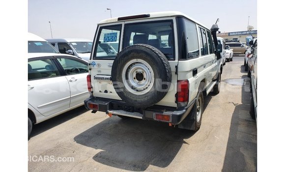 Buy Import Toyota Land Cruiser White Car in Import - Dubai in Belait Buy Import Toyota Land Cruiser White Car in Import - Dubai in Belait