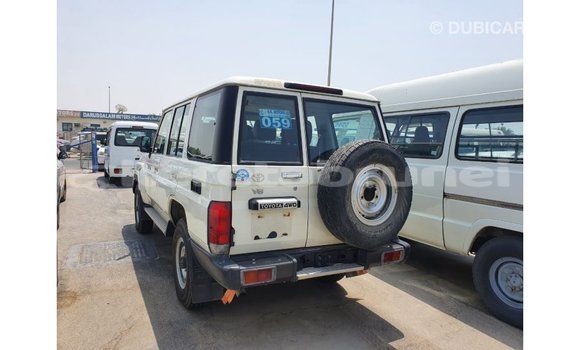 Buy Import Toyota Land Cruiser White Car in Import - Dubai in Belait Buy Import Toyota Land Cruiser White Car in Import - Dubai in Belait