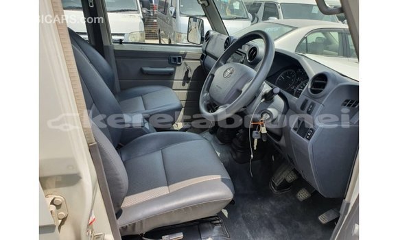 Buy Import Toyota Land Cruiser White Car in Import - Dubai in Belait Buy Import Toyota Land Cruiser White Car in Import - Dubai in Belait