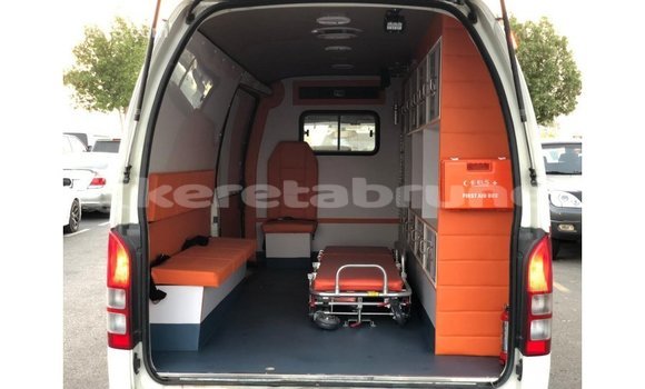 Buy Import Toyota Hiace White Car in Import - Dubai in Belait Buy Import Toyota Hiace White Car in Import - Dubai in Belait