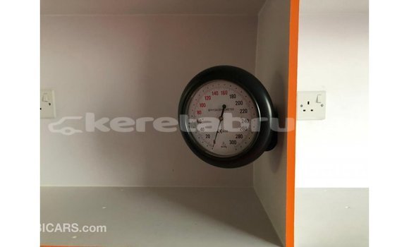 Buy Import Toyota Hiace White Car in Import - Dubai in Belait Buy Import Toyota Hiace White Car in Import - Dubai in Belait