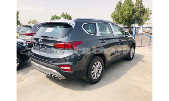 Buy Import Hyundai Santa Fe Green Car in Import - Dubai in Belait Buy Import Hyundai Santa Fe Green Car in Import - Dubai in Belait