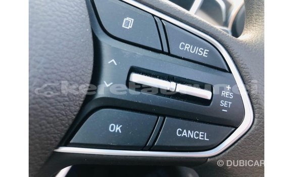 Buy Import Hyundai Santa Fe White Car in Import - Dubai in Belait Buy Import Hyundai Santa Fe White Car in Import - Dubai in Belait