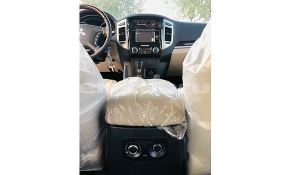 Buy Import Mitsubishi Pajero White Car in Import - Dubai in Belait Buy Import Mitsubishi Pajero White Car in Import - Dubai in Belait