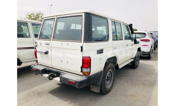 Buy Import Toyota Land Cruiser White Car in Import - Dubai in Belait Buy Import Toyota Land Cruiser White Car in Import - Dubai in Belait