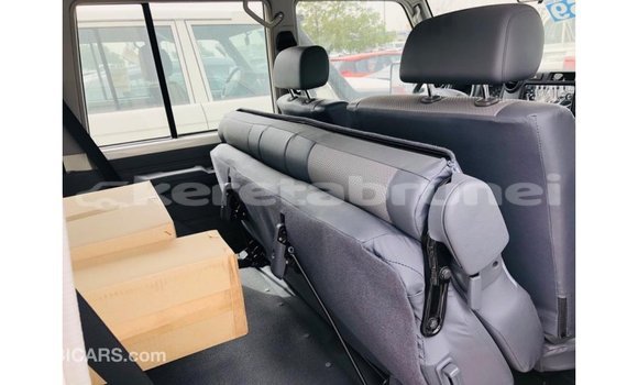 Buy Import Toyota Land Cruiser White Car in Import - Dubai in Belait Buy Import Toyota Land Cruiser White Car in Import - Dubai in Belait