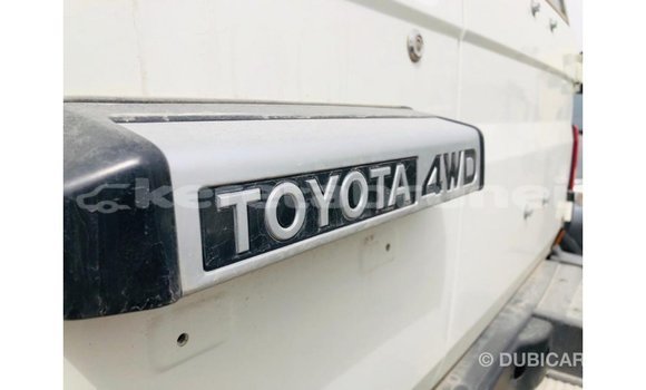 Buy Import Toyota Land Cruiser White Car in Import - Dubai in Belait Buy Import Toyota Land Cruiser White Car in Import - Dubai in Belait