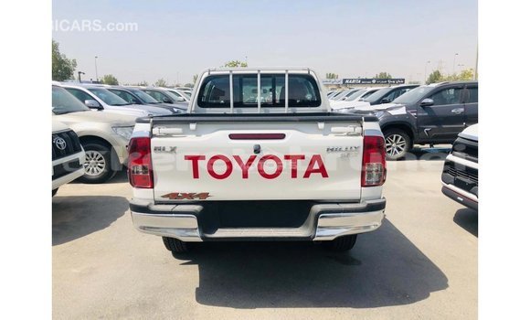 Buy Import Toyota Hilux White Car in Import - Dubai in Belait Buy Import Toyota Hilux White Car in Import - Dubai in Belait
