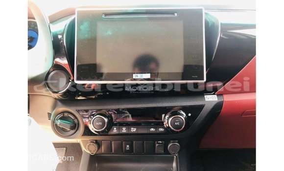 Buy Import Toyota Hilux White Car in Import - Dubai in Belait Buy Import Toyota Hilux White Car in Import - Dubai in Belait