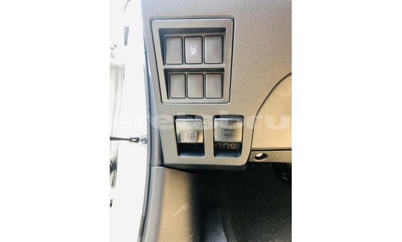 Buy Import Toyota Hilux White Car in Import - Dubai in Belait Buy Import Toyota Hilux White Car in Import - Dubai in Belait